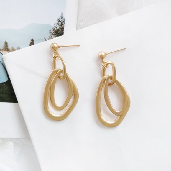 LAST ONE 💖Parisian Vibe geometric Earrings - Picture 3 of 5